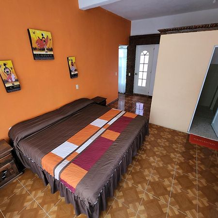 Quinta Las Bugambilias Hotell Tecozautla Exteriör bild